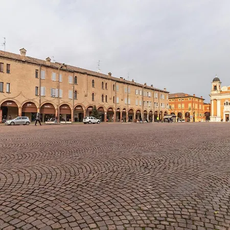 아파트 Piazza Martiri-in Pieno Centro Sotto Al Castello