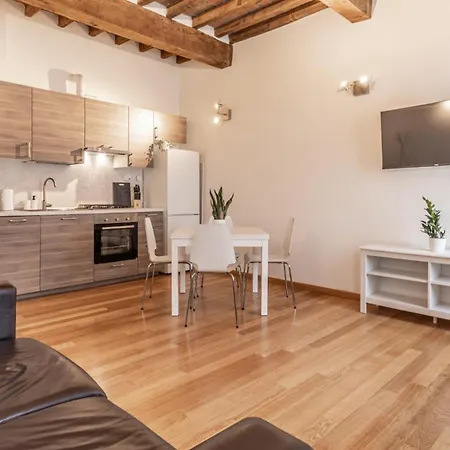 アパート Piazza Martiri-in Pieno Centro Sotto Al Castello カルピ