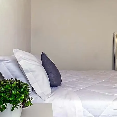 Apartment Piazza Martiri-in Pieno Centro Sotto Al Castello *
