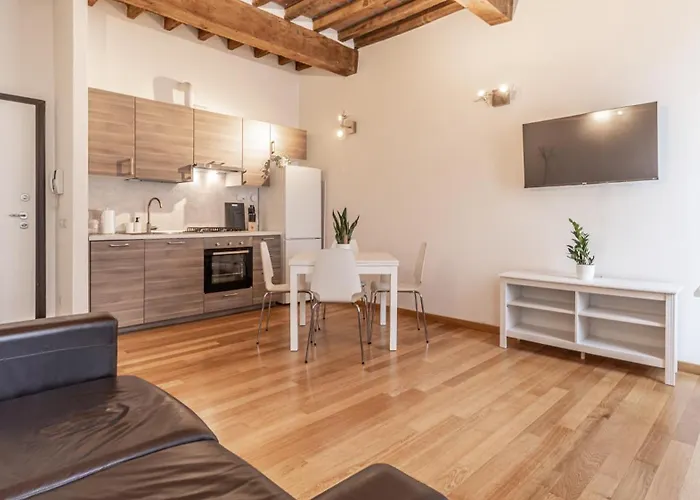 Lägenhet Piazza Martiri-in Pieno Centro Sotto Al Castello Carpi