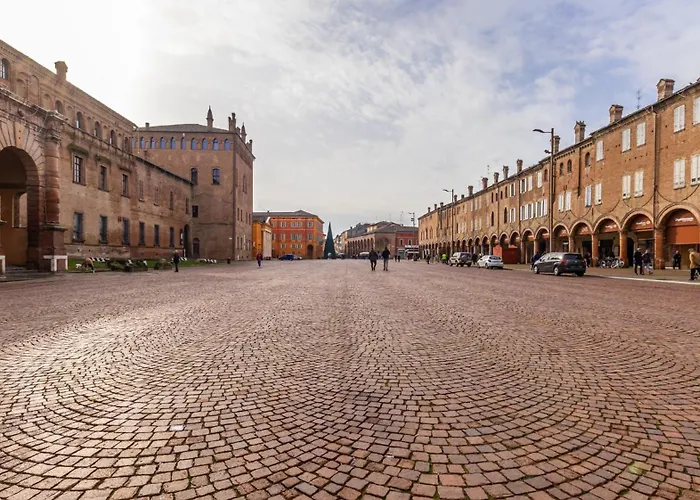 Piazza Martiri-in Pieno Centro Sotto Al Castello * Carpi